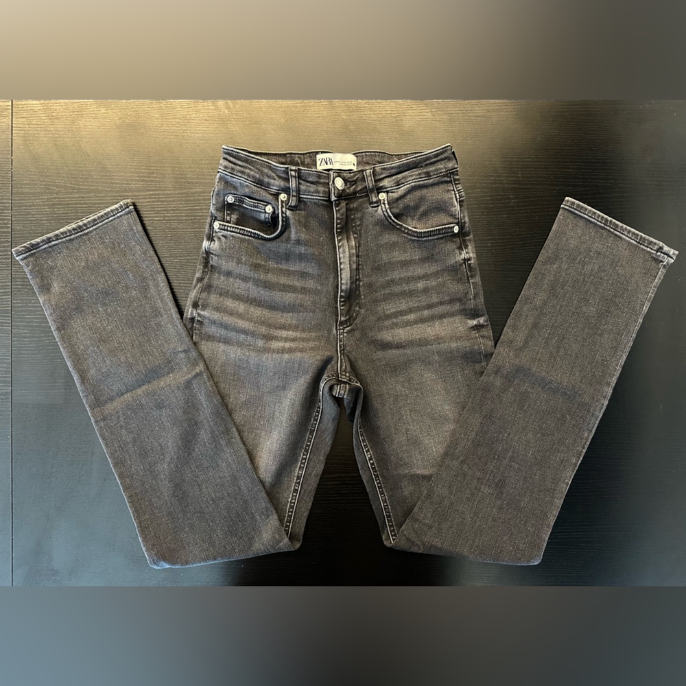 Zara Women's Gray Straight Leg Jeans - High Stretch - Picture 3 of 9